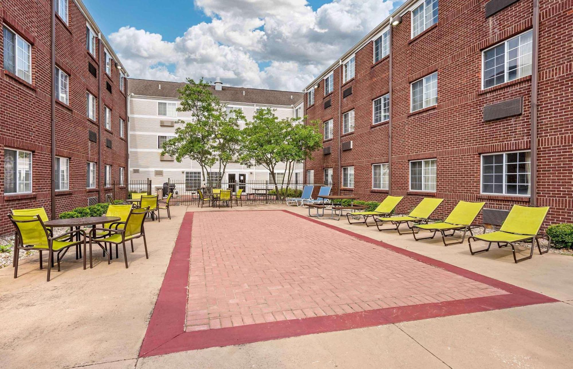 Extended Stay America Suites - Cincinnati - Blue Ash - Reed Hartman Exterior foto